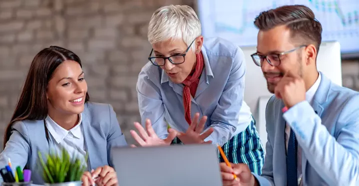 ¿Cómo hacer el organigrama vertical de una empresa?