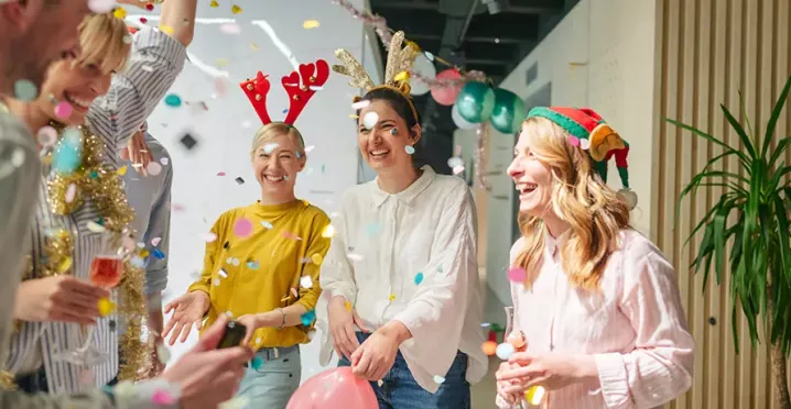 Cómo cerrar el año con un equipo más unido y satisfecho: claves para líderes y responsables de RRHH