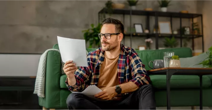 la empresa está obligada a pagar kilometraje