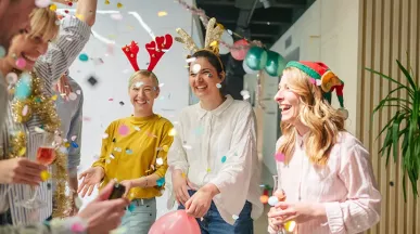 Cómo cerrar el año con un equipo más unido y satisfecho: claves para líderes y responsables de RRHH